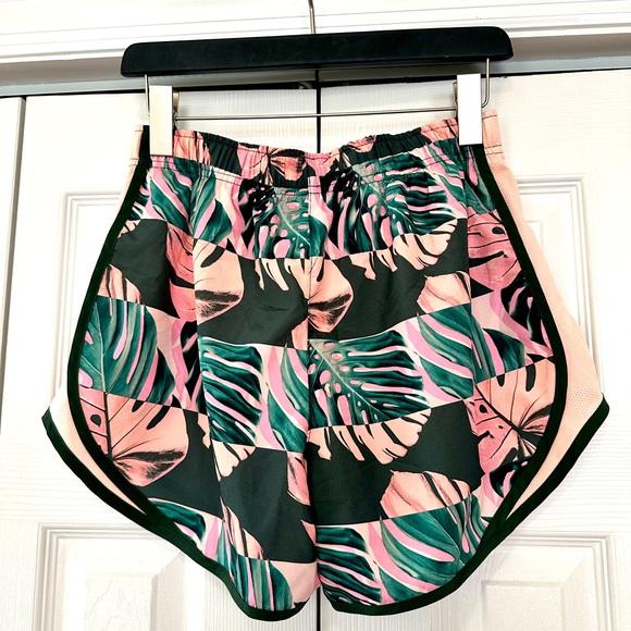 Nike Dri-Fit Tempo Running Shorts - Picture 2 of 3